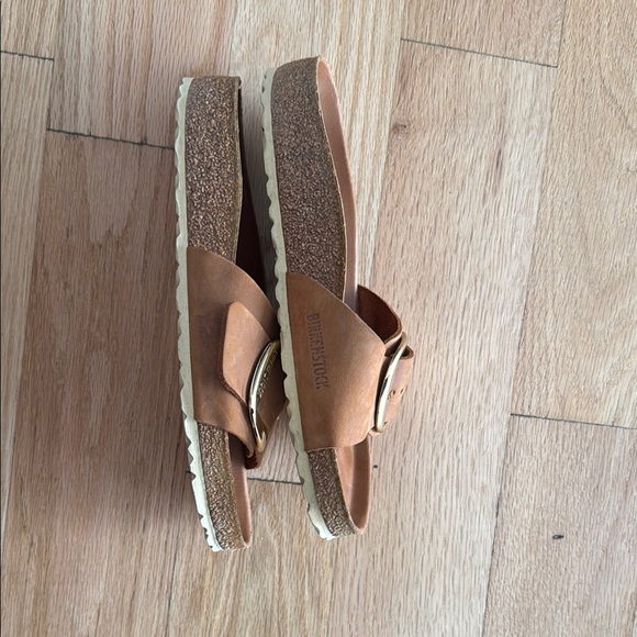 Birkenstock Tan Slide Sandals with Gold Buckle - Picture 4 of 4